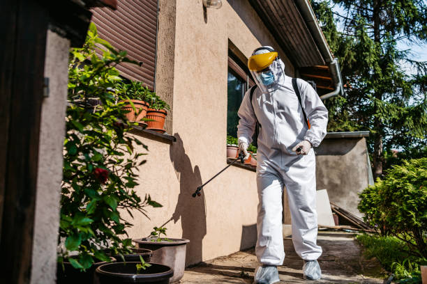 Best Exterminator Services  in Larned, KS